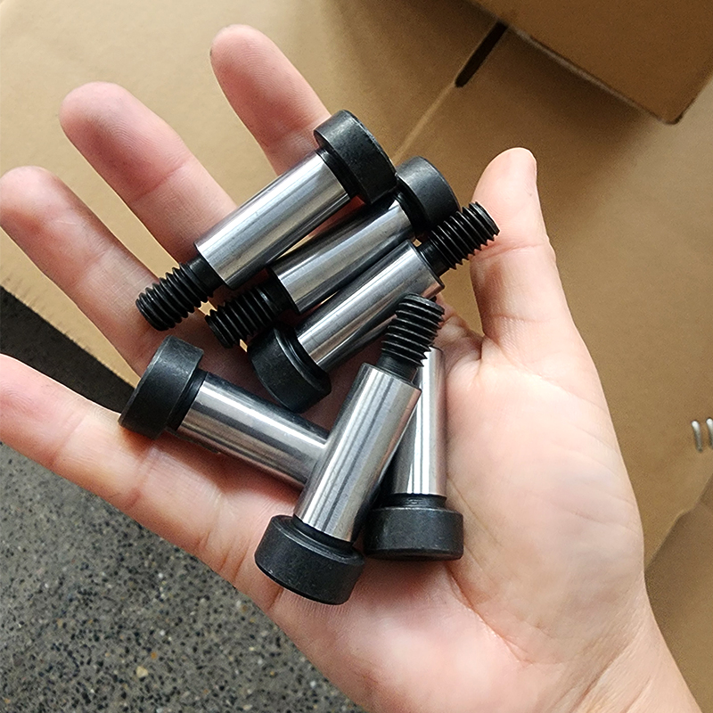 炭素鋼 1-8 UNC x 4 インチ メトリック ショルダー ボルト 炭素鋼 1-8 UNC x 4 インチ メトリック ショルダー ボルト
